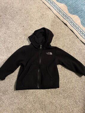 The North Face Kids Black Full-Zip Hooded Fleece Jacket